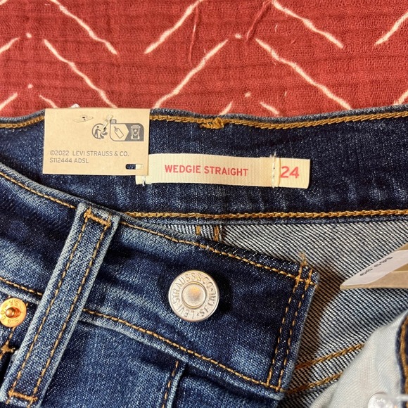NEW Levi's Women's Wedgie Straight Jeans Dark Wash Size 24 - Picture 4 of 12
